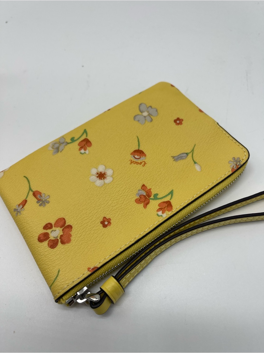 Coach Corner Zip Wristlet With Mystical Floral Print C8701
NWT - Picture 8 of 16